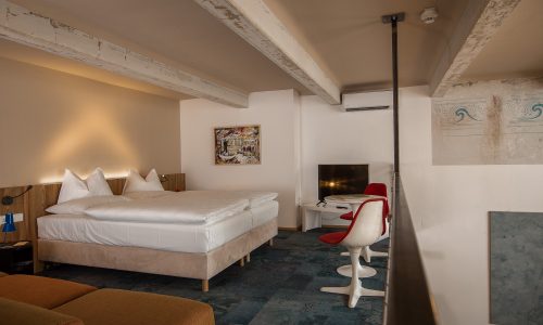 At_the_Park_Zimmer_Loftsuite_Theater (10)
